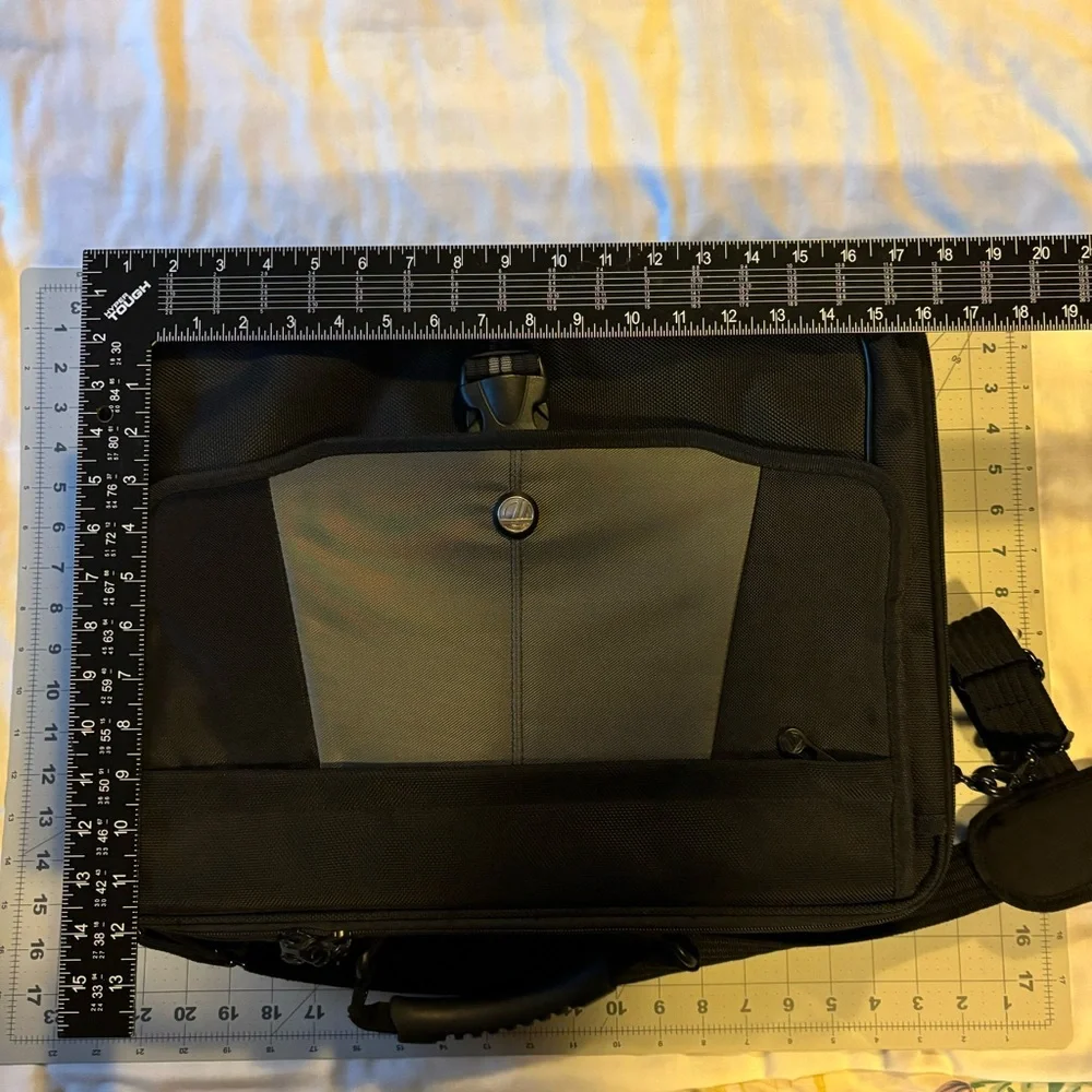 Targus Laptop Carrying Case Handles Adjustable Removable Shoulder Strap